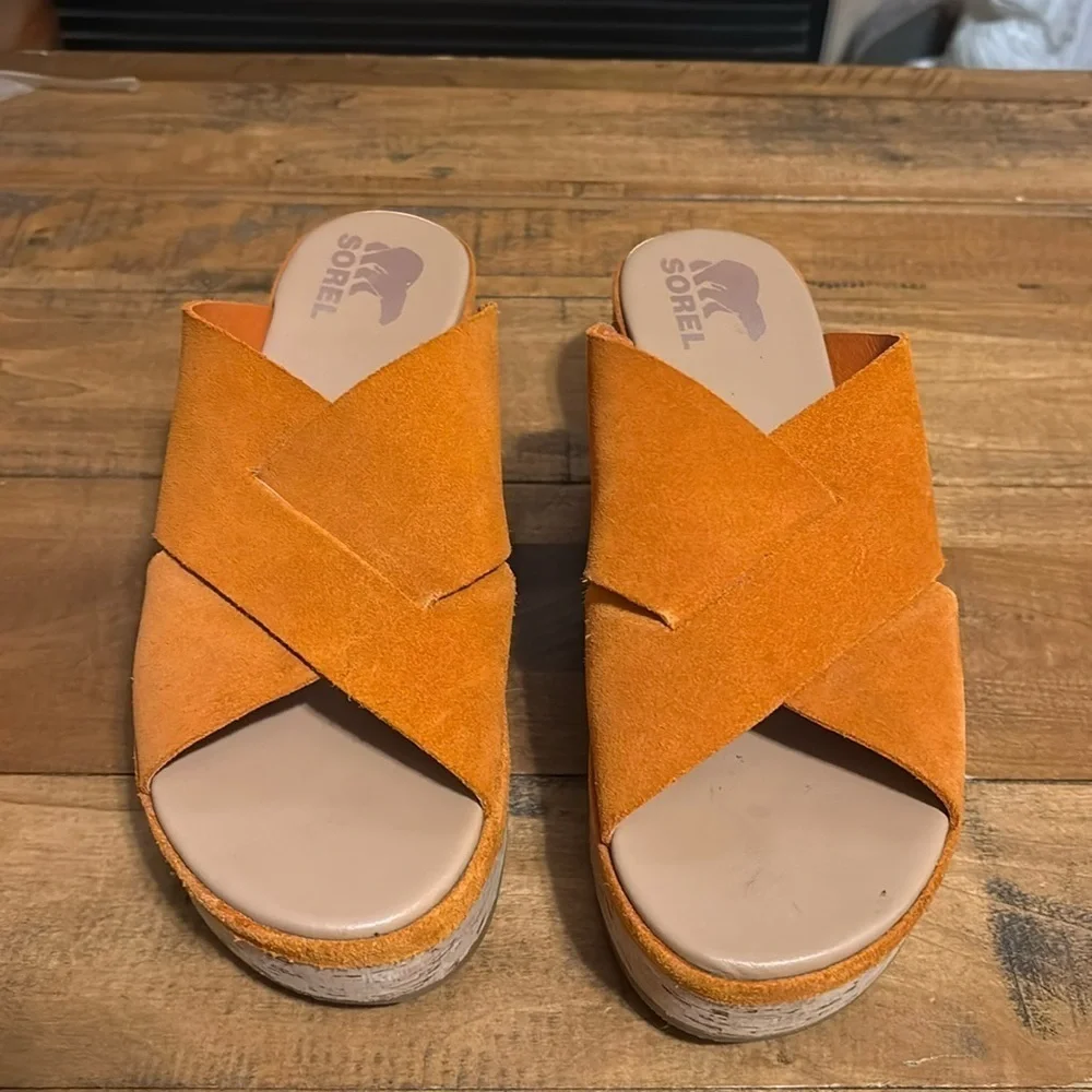 Sorel Cameron Desert Sun/Gum Women's Suede Flatform Mules, 9
